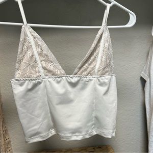 LACE CROP TOP